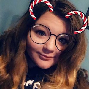 Meet your Posher, Courtney